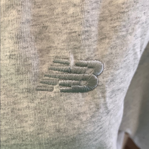 Mens new balance relaxed t-shirt. - Picture 2 of 4